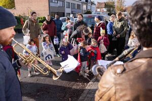 Fanfare speelt voor kinderen