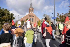 Sint-Maarten op pad met kinderen aan Batteliek